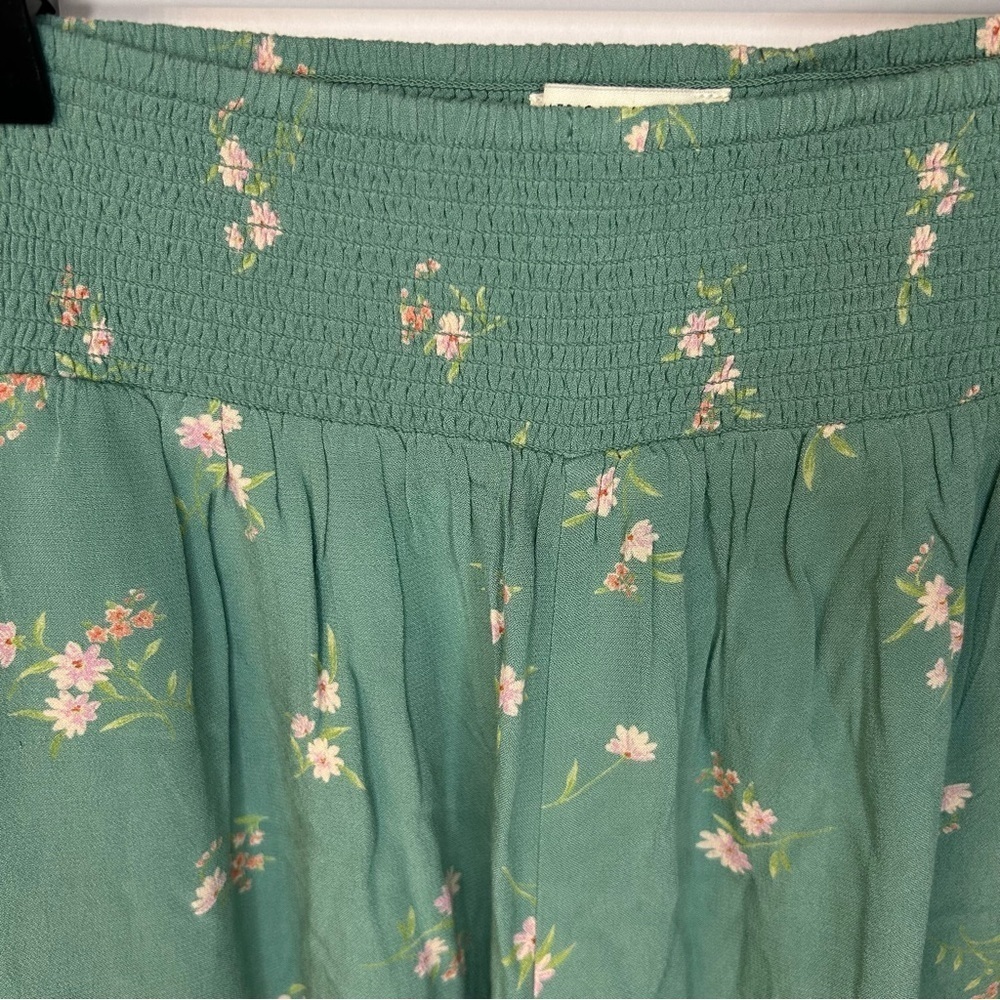*NWT* American Eagle Green & Pink Floral Smocked Everyday Soft Shorts, Sz Small - Picture 3 of 7